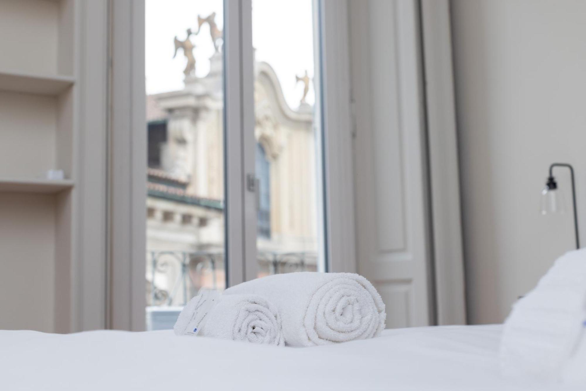 Living Uniqc Apartment - Duomo Milan Exterior photo